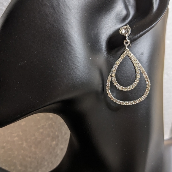 Swarovski Elements Crystal Drop Earrings - Picture 3 of 3